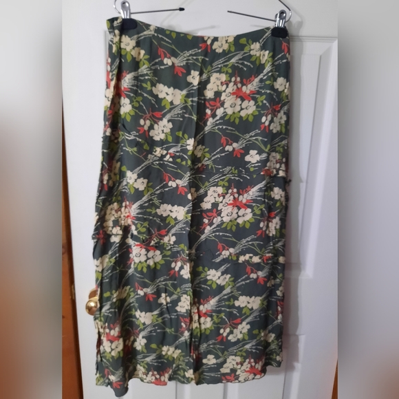 Vintage Floral Print Maxi Skirt - Picture 2 of 10